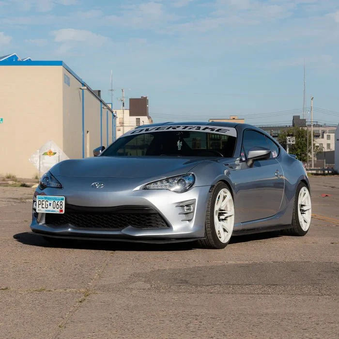 Overtake Windshield Banner Silver